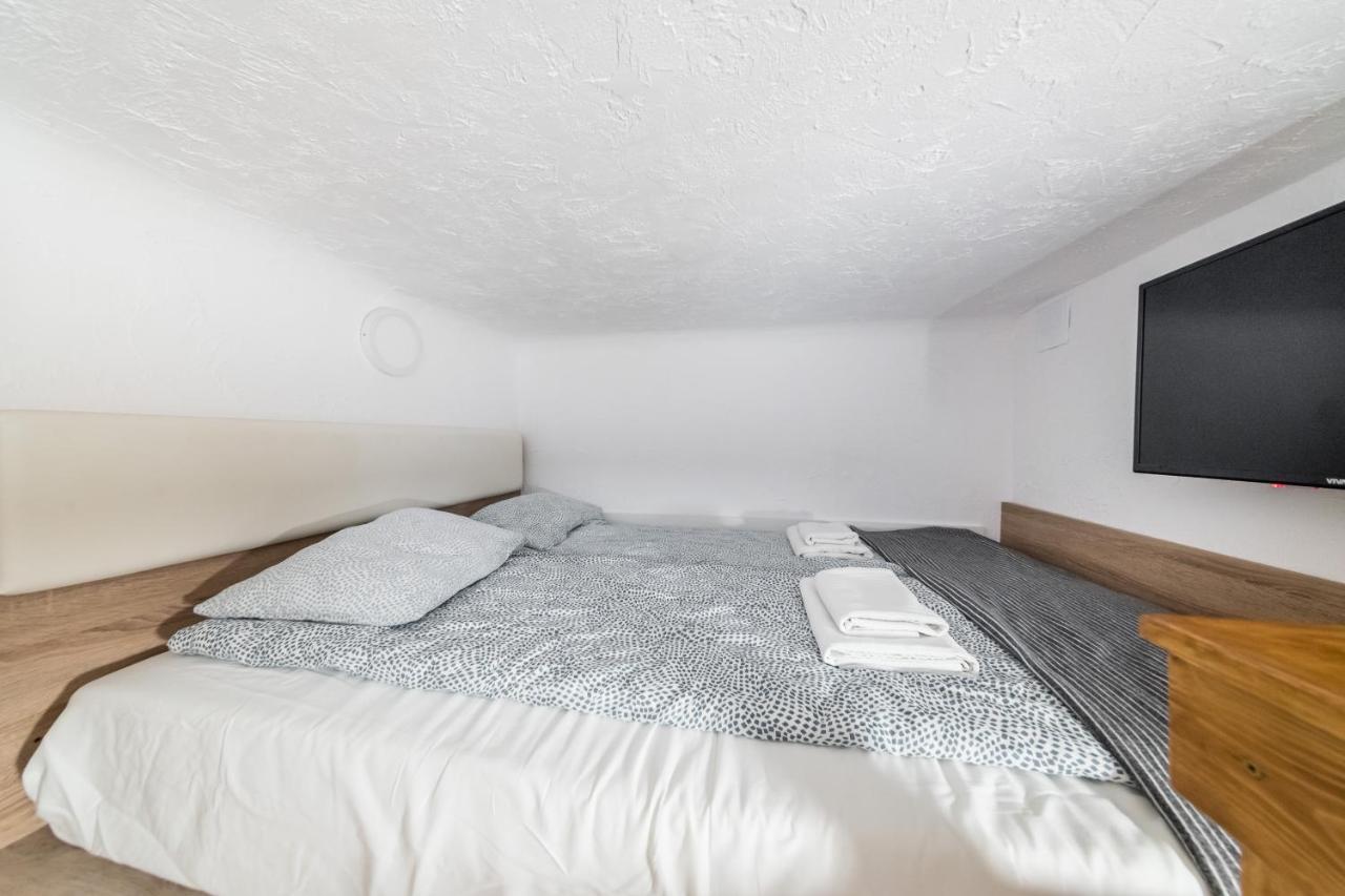 Micro Apartments 2,5 Qm - Najmniejsze Apartamenty Swiata 2,5 Mkw Kraków Eksteriør billede