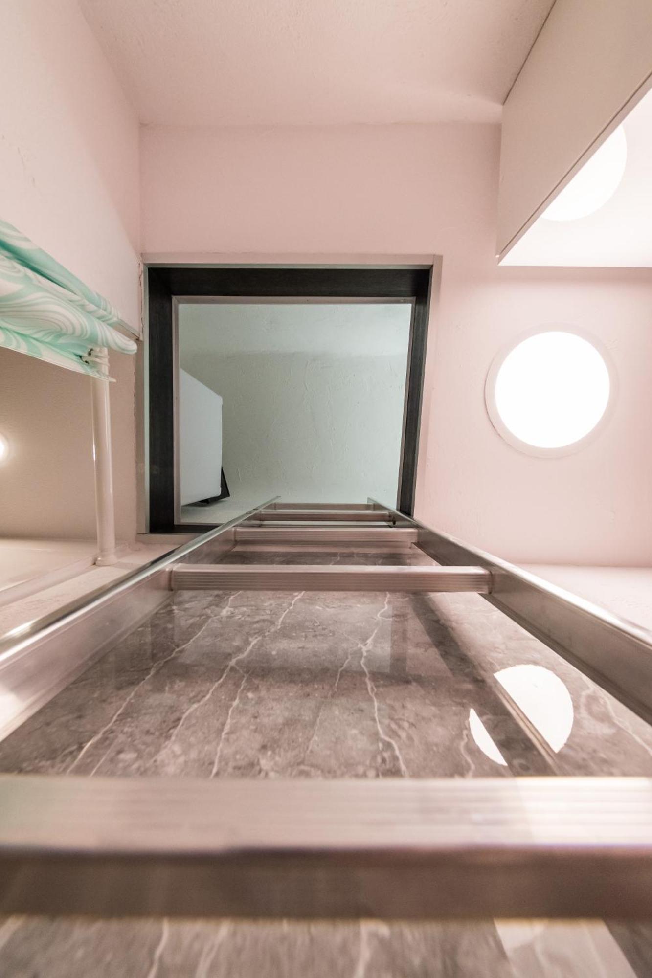 Micro Apartments 2,5 Qm - Najmniejsze Apartamenty Swiata 2,5 Mkw Kraków Eksteriør billede